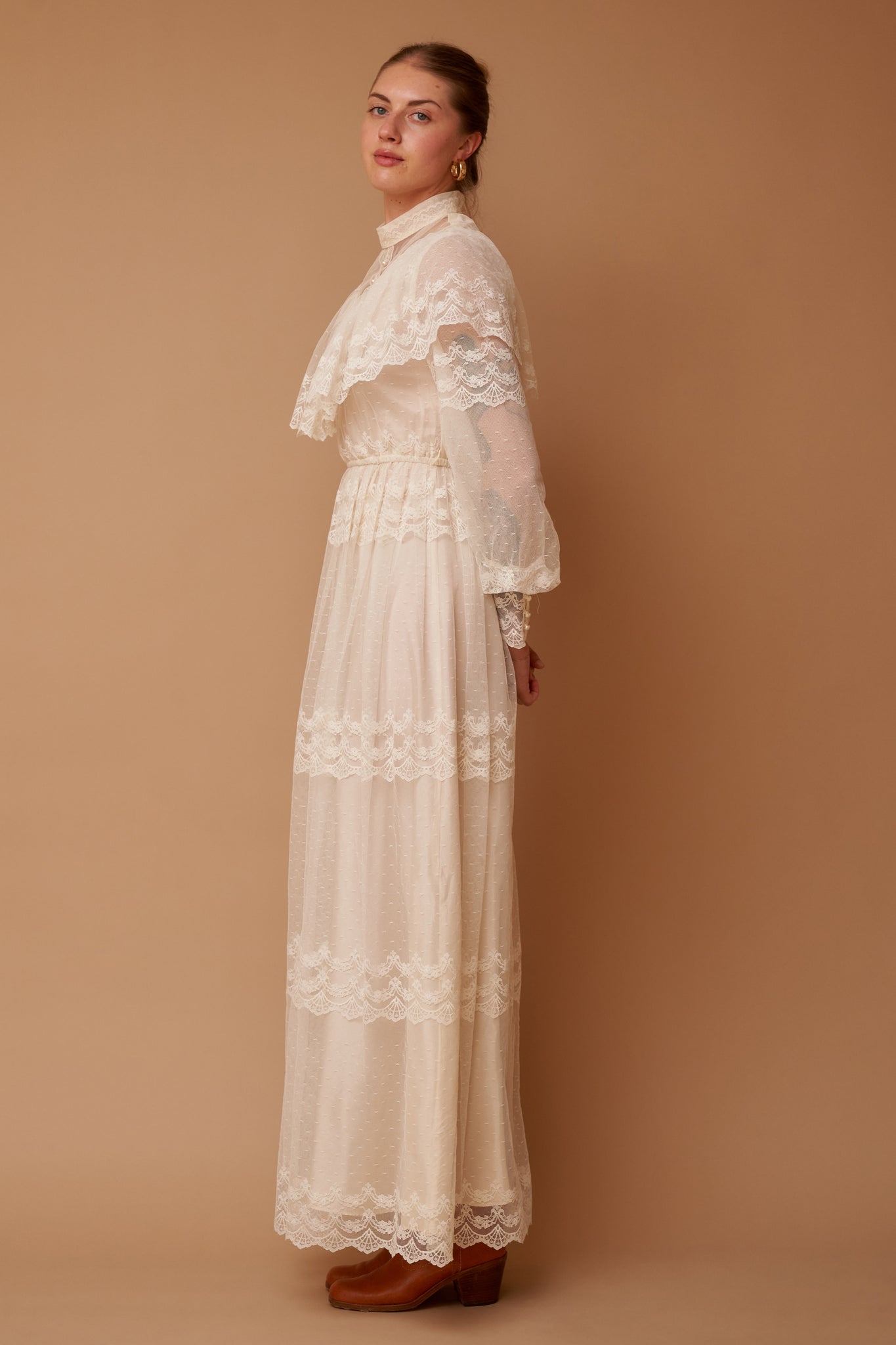 Loretta Lace Gown - M